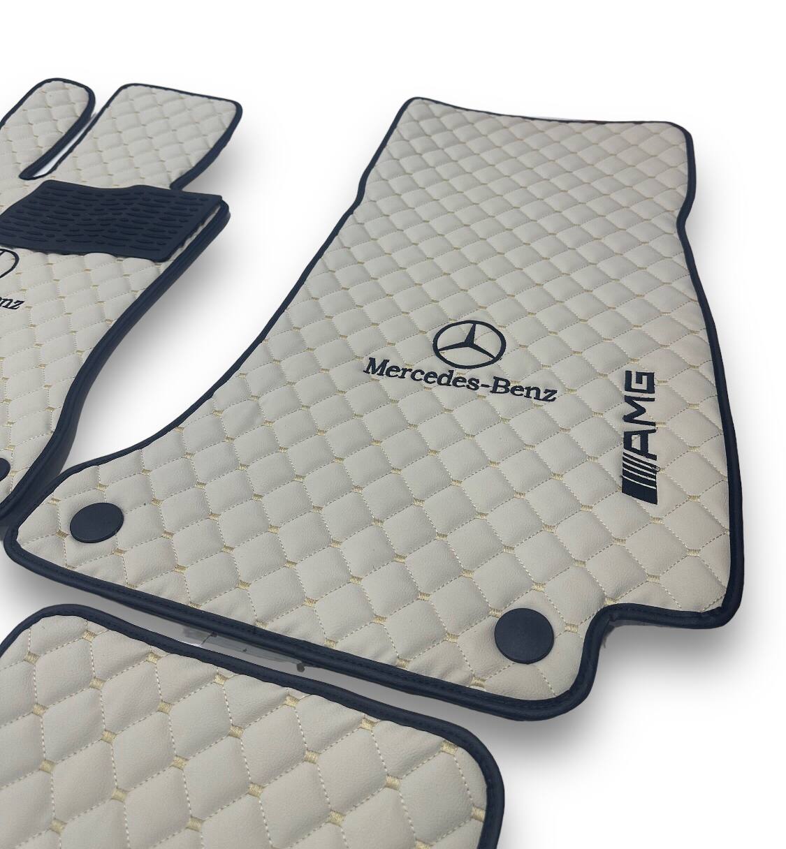 Tapis de sol de luxe en moquette MERCEDES-BENZ | Compatible avec les séries A-B-C-CL-E-EQ-S-SL-G-GL-ML-MAYBACH-R-AMG | Bordure beige & logo