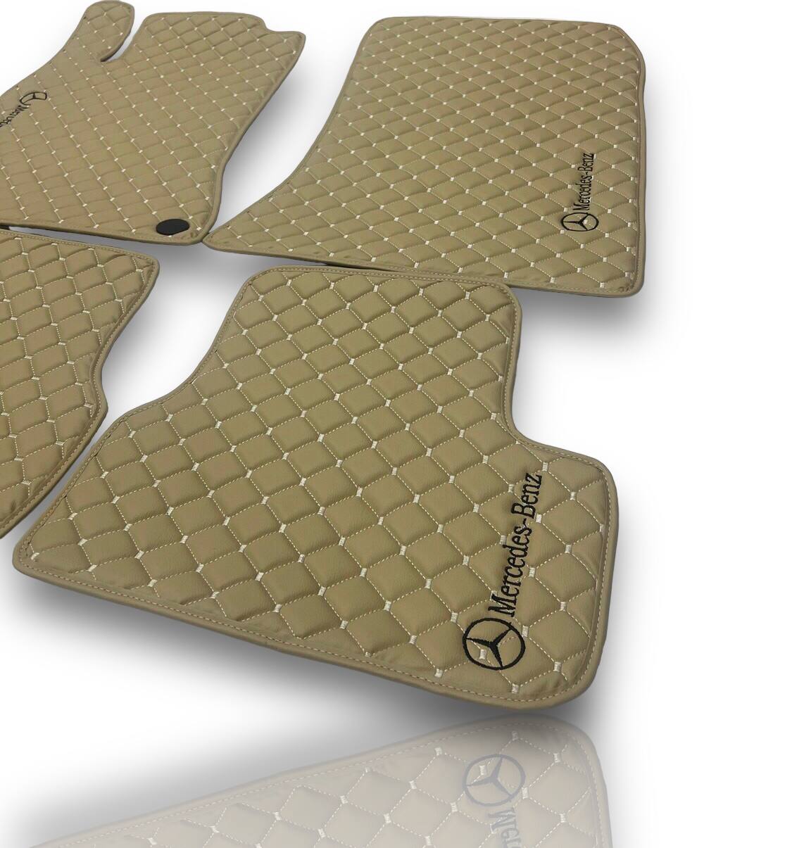 Tapis de sol de luxe en moquette MERCEDES-BENZ | Compatible avec les séries A-B-C-CL-E-EQ-S-SL-G-GL-ML-MAYBACH-R-AMG | Bordure beige & logo