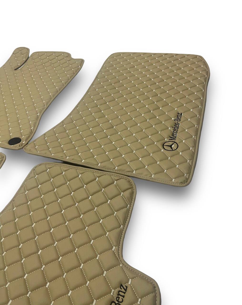 Tapis de sol de luxe en moquette MERCEDES-BENZ | Compatible avec les séries A-B-C-CL-E-EQ-S-SL-G-GL-ML-MAYBACH-R-AMG | Bordure beige & logo