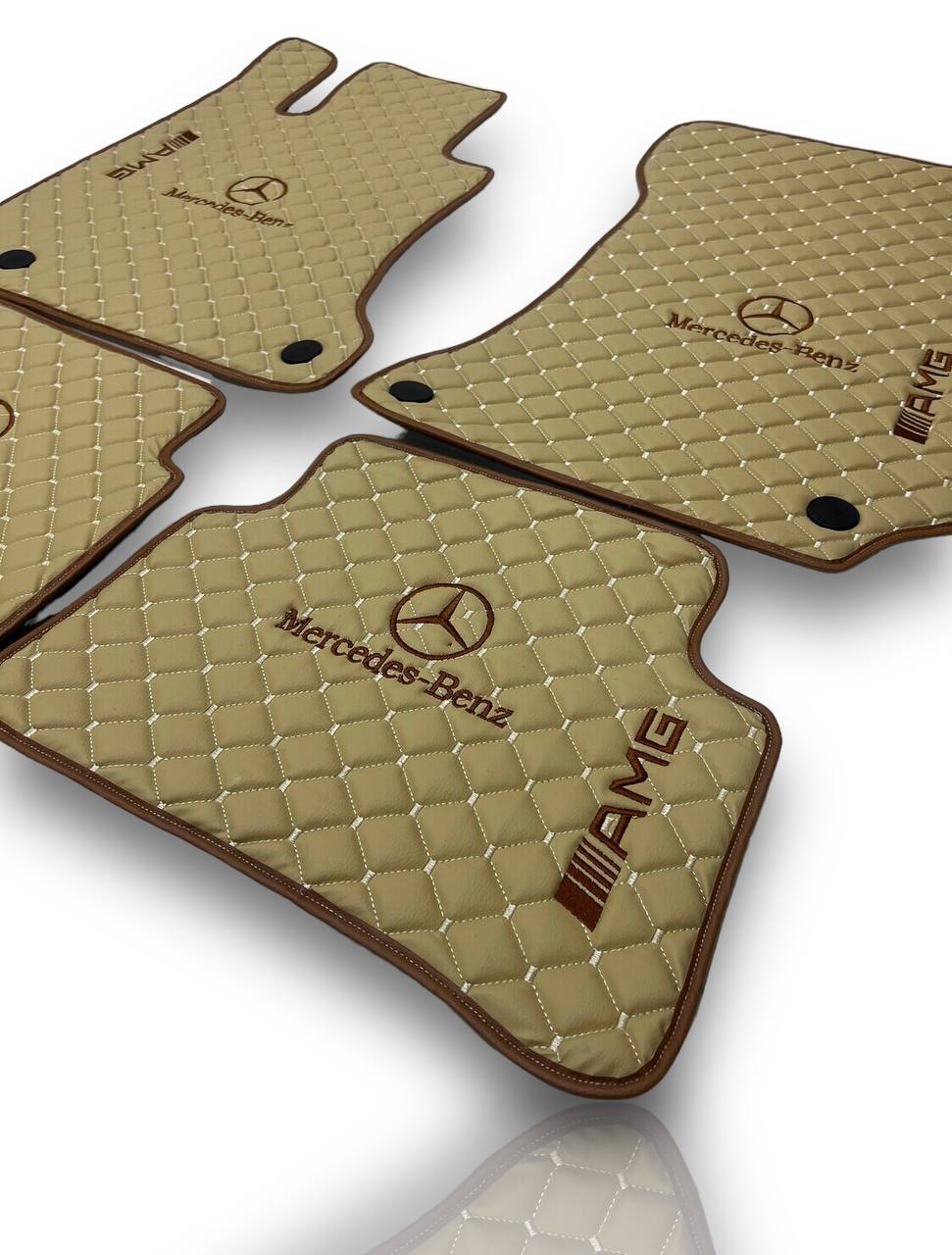 Tapis de sol de luxe en moquette MERCEDES-BENZ | Compatible avec les séries A-B-C-CL-E-EQ-S-SL-G-GL-ML-MAYBACH-R-AMG | Bordure beige & logo