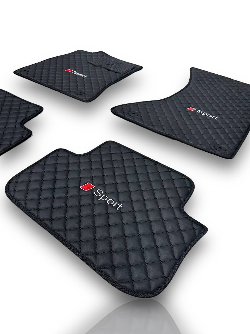 BMW Lederen Luxe Autovloermatten | Past op 1-2-3-4-5-6-7-8-M2-M3-M4-M5-M6-M8-X1-X2-X3-X4-X5-X6-X7-Z3-Z4-i3-i4-i5 Modellen | Zwart Leer & Zwarte Stiksel