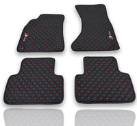 Luxe leren automatten compatibel met AUDI-modellen | Geschikt voor A1, A2, A3, A4, A5, A6, A7, A8, Q2, Q3, Q4 e-tron, Q5, Q6 e-tron, Q7, Q8, Q8 e-tron, e-tron GT, TT, R8, Allroad, S- en RS-modellen | Zwart leer en rode stiksels