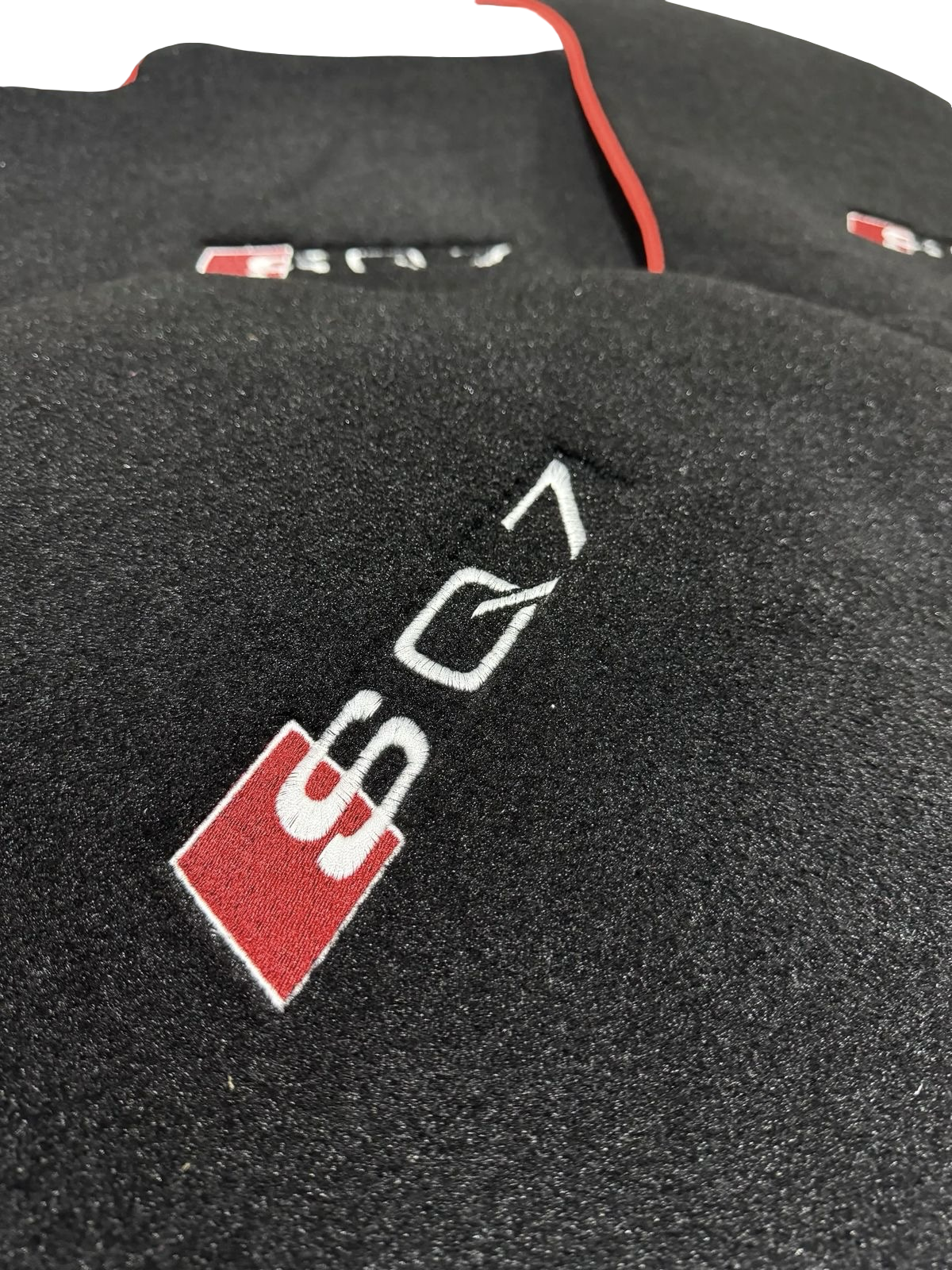 AUDİ Carpet Luxury Tappetini per Auto | Adatto per Modelli Q7 / SQ7 / RSQ7 | Logo Ricamato, Set di 4, Impermeabile | Bordo Rosso