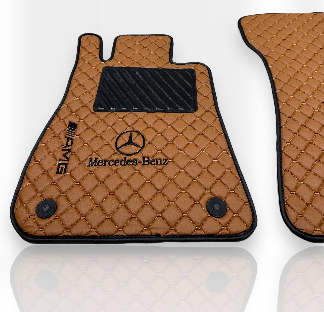 MERCEDES-BENZ Tappetini per auto di lusso in pelle | Adatti per modelli delle serie A-B-C-CL-E-EQ-S-SL-G-GL-ML-MAYBACH-R-AMG | Pelle marrone e cuciture marroni