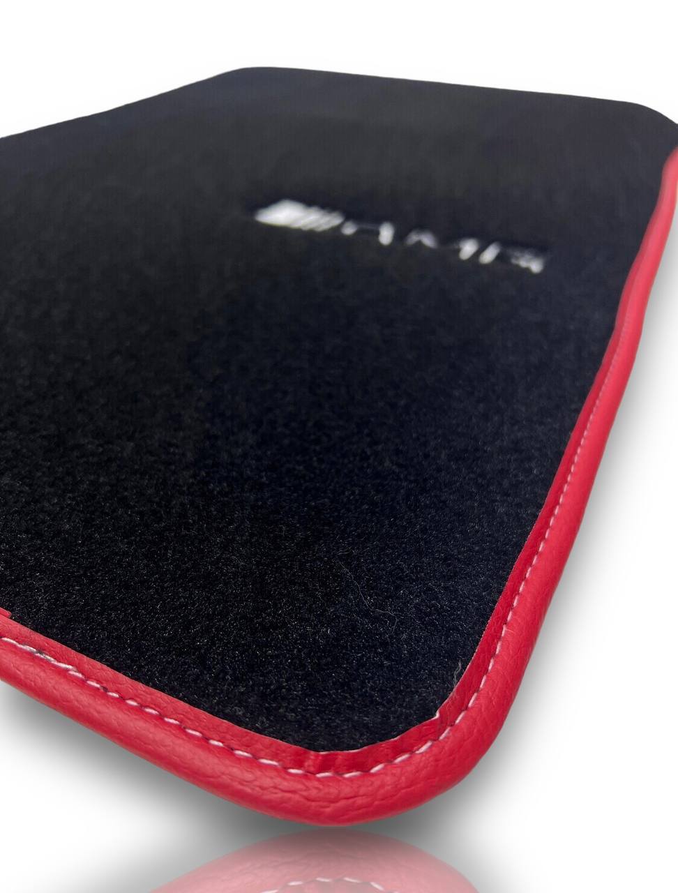 Alfombrillas de lujo de alfombra MERCEDES-BENZ | Compatibles con modelos de las series A-B-C-CL-E-EQ-S-SL-G-GL-ML-MAYBACH-R-AMG | Borde beige y logo