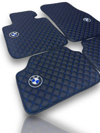Luxe leren automatten compatibel met BMW | Geschikt voor 1-, 2-, 3-, 4-, 5-, 6-, 7- en 8-serie, X1, X2, X3, X4, X5, X6, X7, XM, Z4, i4, i5, i7, iX, M2, M3, M4, M5, M8 en meer | Zwart leer en blauw stiksel