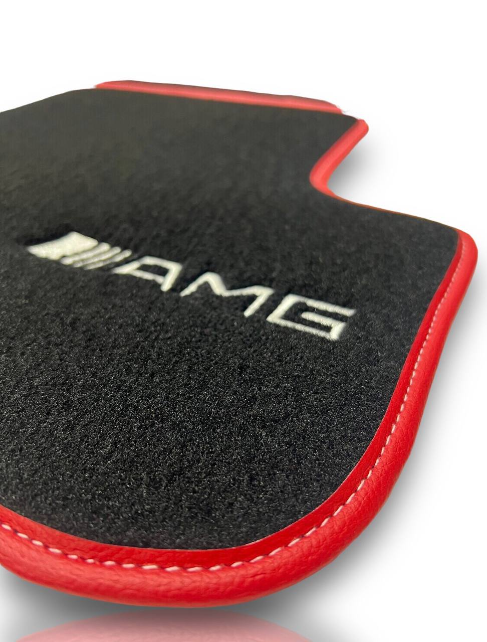 Alfombrillas de lujo de alfombra MERCEDES-BENZ | Compatibles con modelos de las series A-B-C-CL-E-EQ-S-SL-G-GL-ML-MAYBACH-R-AMG | Borde beige y logo