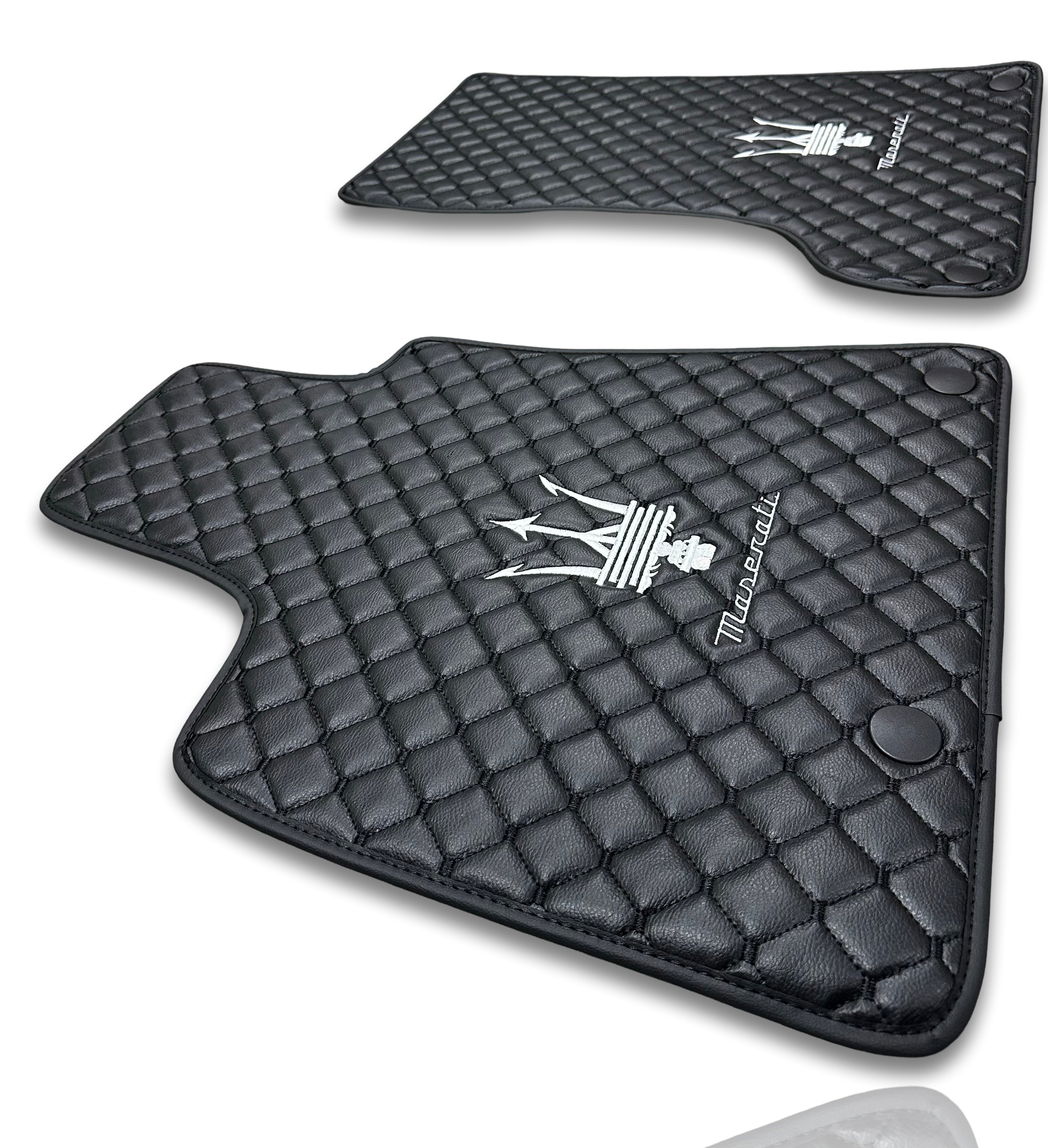 Alfombrillas de cuero de lujo para coche compatibles con Maserati | Para modelos Ghibli-Quattroporte-GranCabrio-GranTurismo-Levante-Grecale-MC20 | Cuero negro con costura roja y borde rojo