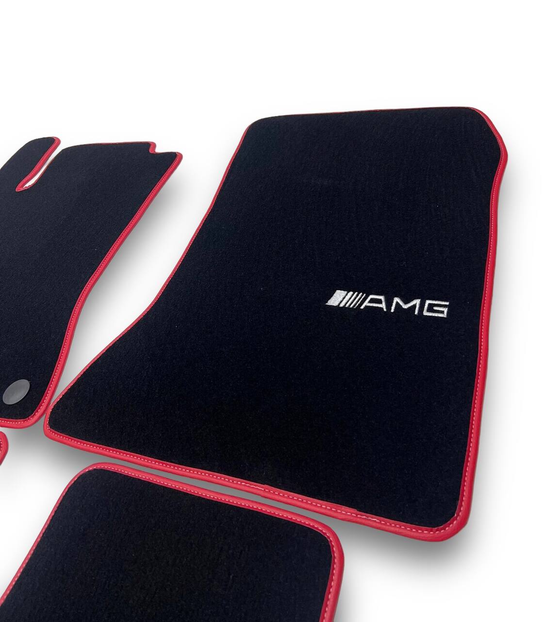 Alfombrillas de lujo de alfombra MERCEDES-BENZ | Compatibles con modelos de las series A-B-C-CL-E-EQ-S-SL-G-GL-ML-MAYBACH-R-AMG | Borde beige y logo