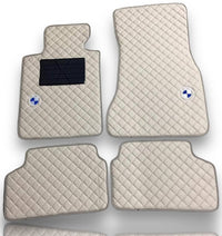 Luxe lederen automatten compatibel met BMW | Geschikt voor 1-, 2-, 3-, 4-, 5-, 6-, 7- en 8-serie, X1, X2, X3, X4, X5, X6, X7, XM, Z4, i4, i5, i7, iX, M2, M3, M4, M5, M8 en meer | Beige leer en beige stiksels