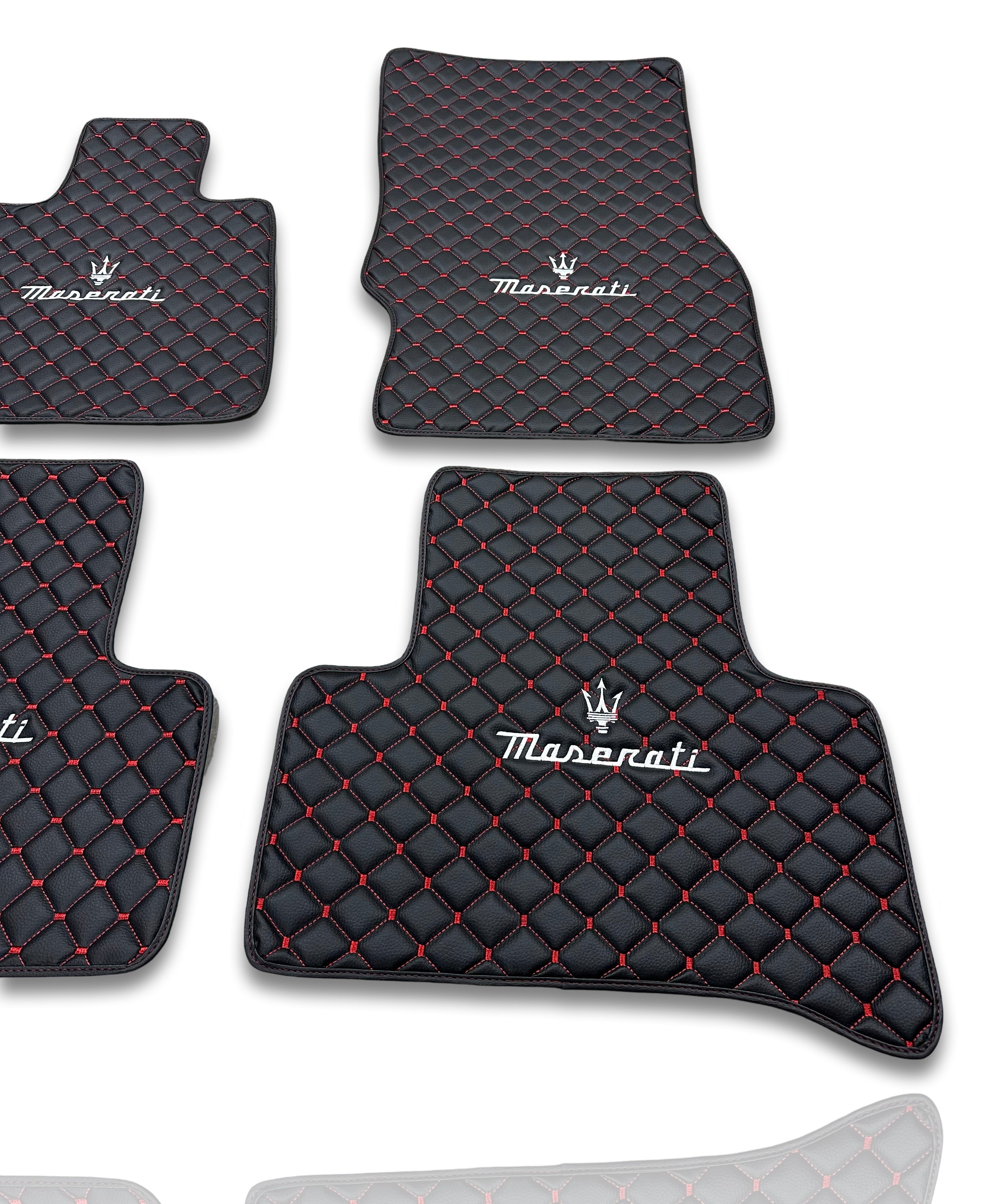 Alfombrillas de cuero de lujo para coche compatibles con Maserati | Para modelos Ghibli-Quattroporte-GranCabrio-GranTurismo-Levante-Grecale-MC20 | Cuero negro con costura roja y borde rojo