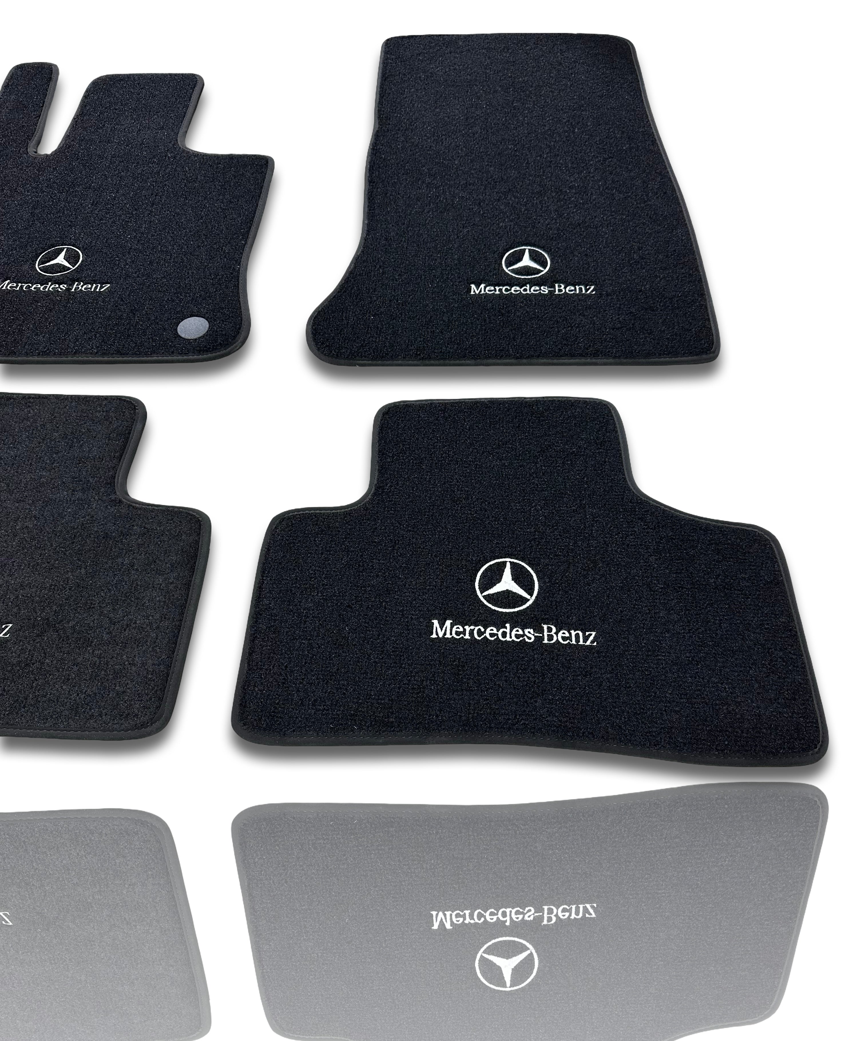 Alfombrillas de lujo de alfombra MERCEDES-BENZ | Compatibles con modelos de las series A-B-C-CL-E-EQ-S-SL-G-GL-ML-MAYBACH-R-AMG | Borde beige y logo