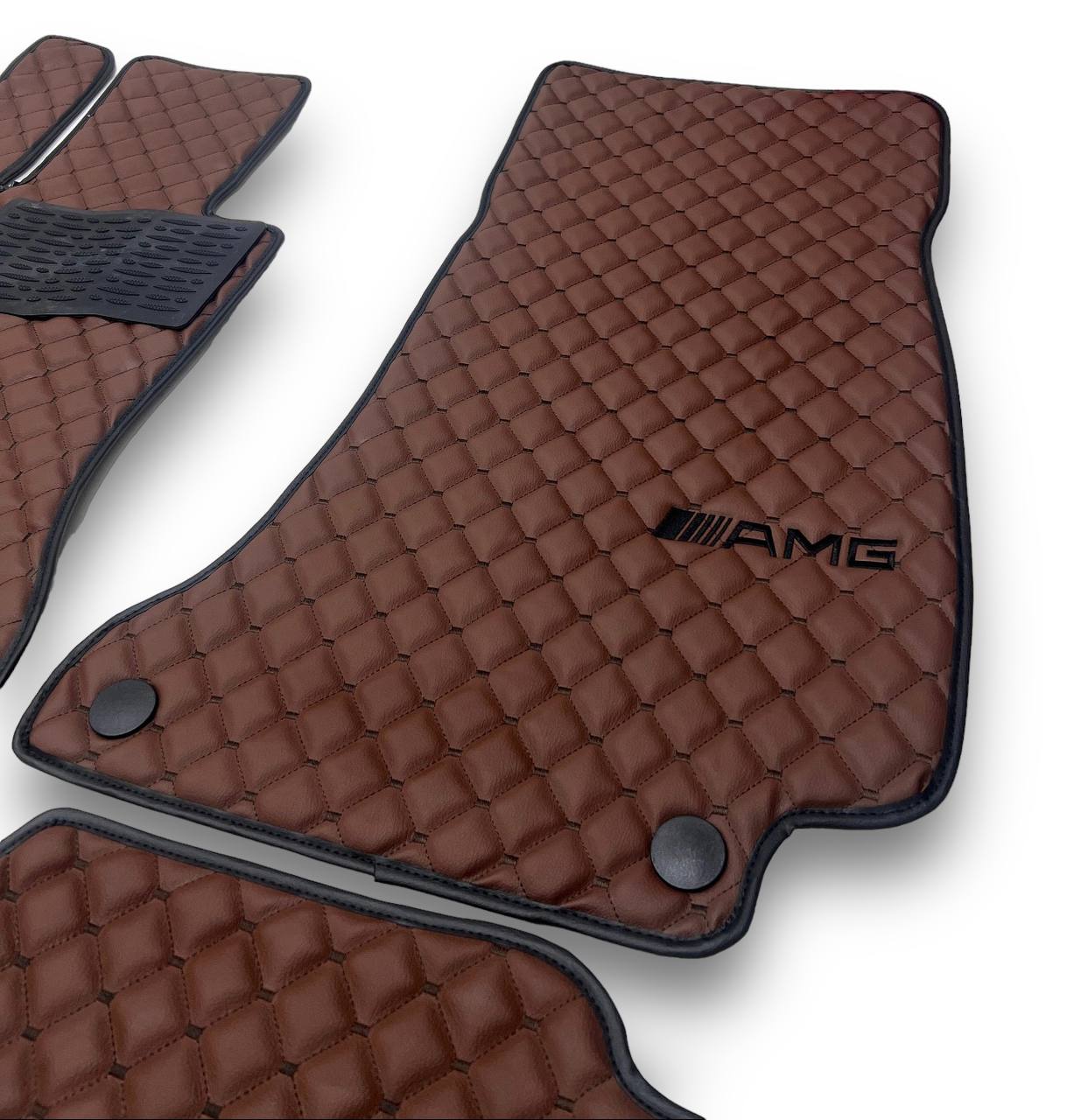 MERCEDES-BENZ Lederen Luxe Autovloermatten | Past op A-B-C-CL Serie-E-EQ Serie-S-SL Serie-G-GL Serie-ML-MAYBACH-R-AMG Modellen | Bruin Leer & Bruine Stiksel