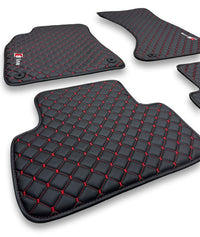 Luxe leren automatten compatibel met AUDI-modellen | Geschikt voor A1, A2, A3, A4, A5, A6, A7, A8, Q2, Q3, Q4 e-tron, Q5, Q6 e-tron, Q7, Q8, Q8 e-tron, e-tron GT, TT, R8, Allroad, S- en RS-modellen | Zwart leer en rode stiksels
