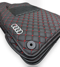 Luxe leren automatten compatibel met AUDI-modellen | Geschikt voor A1, A2, A3, A4, A5, A6, A7, A8, Q2, Q3, Q4 e-tron, Q5, Q6 e-tron, Q7, Q8, Q8 e-tron, e-tron GT, TT, R8, Allroad, S- en RS-modellen | Zwart leer en rode stiksels