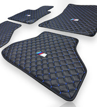 Luxe leren automatten compatibel met BMW | Geschikt voor 1-, 2-, 3-, 4-, 5-, 6-, 7- en 8-serie, X1, X2, X3, X4, X5, X6, X7, XM, Z4, i4, i5, i7, iX, M2, M3, M4, M5, M8 en meer | Zwart leer en rood stiksel