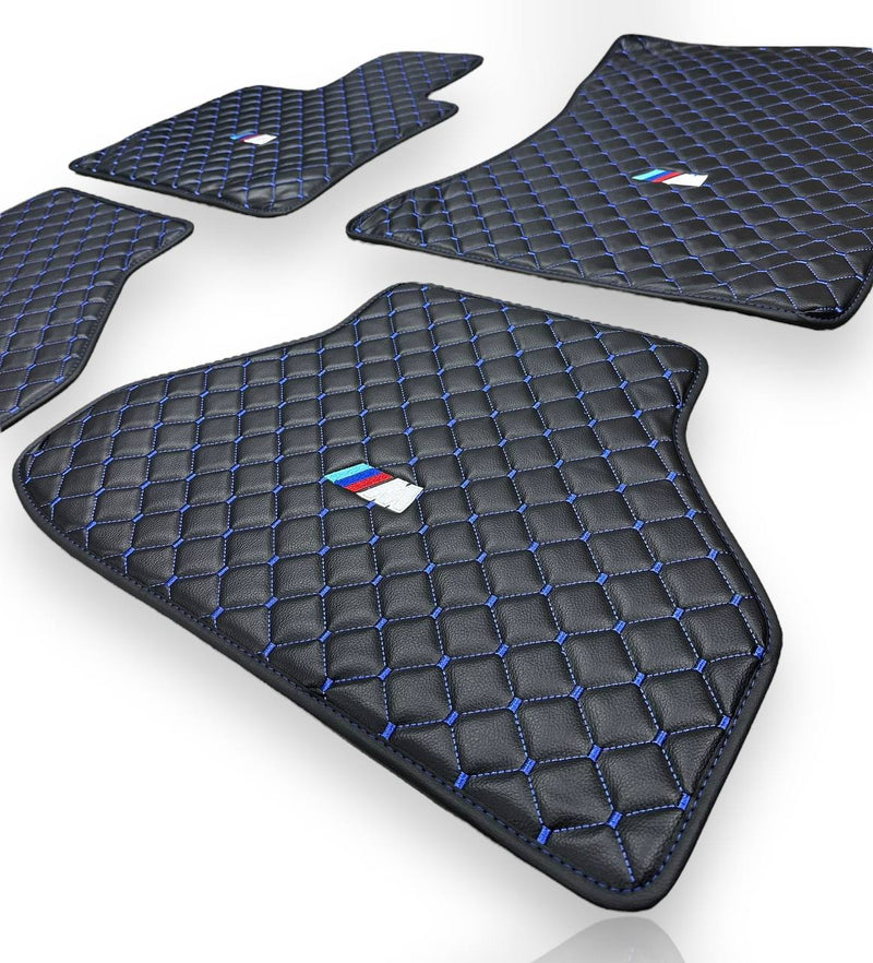 Luxe leren automatten compatibel met BMW | Geschikt voor 1-, 2-, 3-, 4-, 5-, 6-, 7- en 8-serie, X1, X2, X3, X4, X5, X6, X7, XM, Z4, i4, i5, i7, iX, M2, M3, M4, M5, M8 en meer | Zwart leer en rood stiksel
