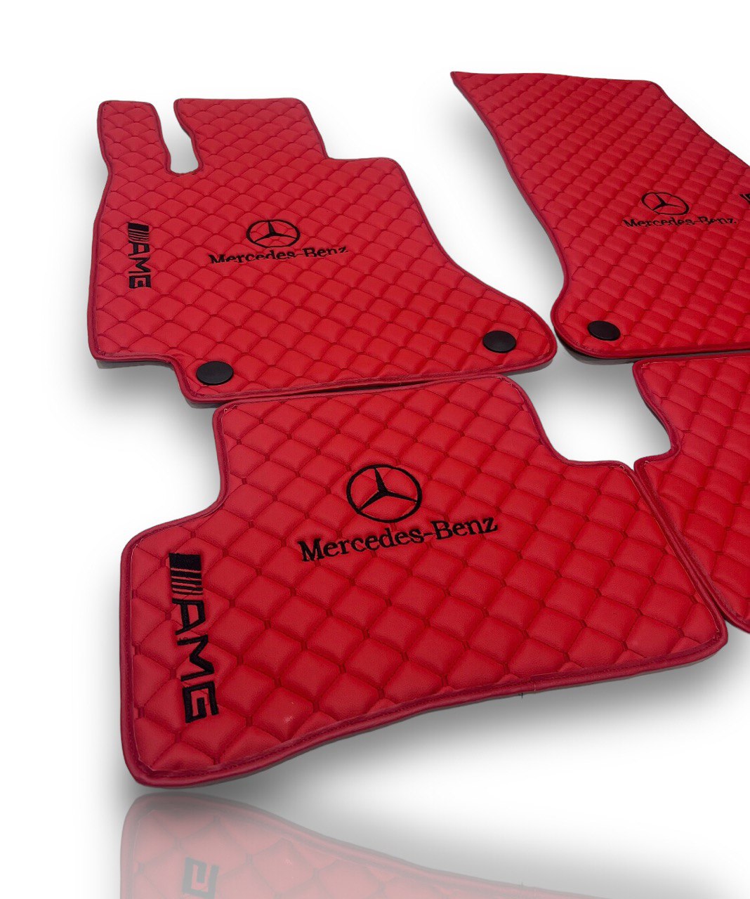 MERCEDES-BENZ Tappetini per auto di lusso in pelle | Adatti per modelli delle serie A-B-C-CL-E-EQ-S-SL-G-GL-ML-MAYBACH-R-AMG | Pelle rossa e cuciture rosse