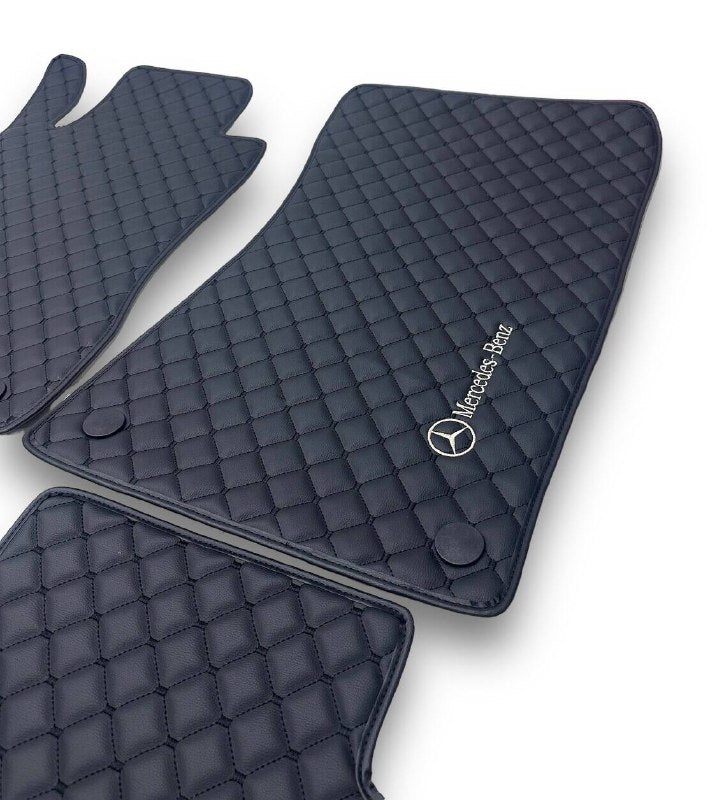 MERCEDES-BENZ Tappetini per auto di lusso in pelle | Adatti per modelli delle serie A-B-C-CL-E-EQ-S-SL-G-GL-ML-MAYBACH-R-AMG | Pelle nera e cuciture nere