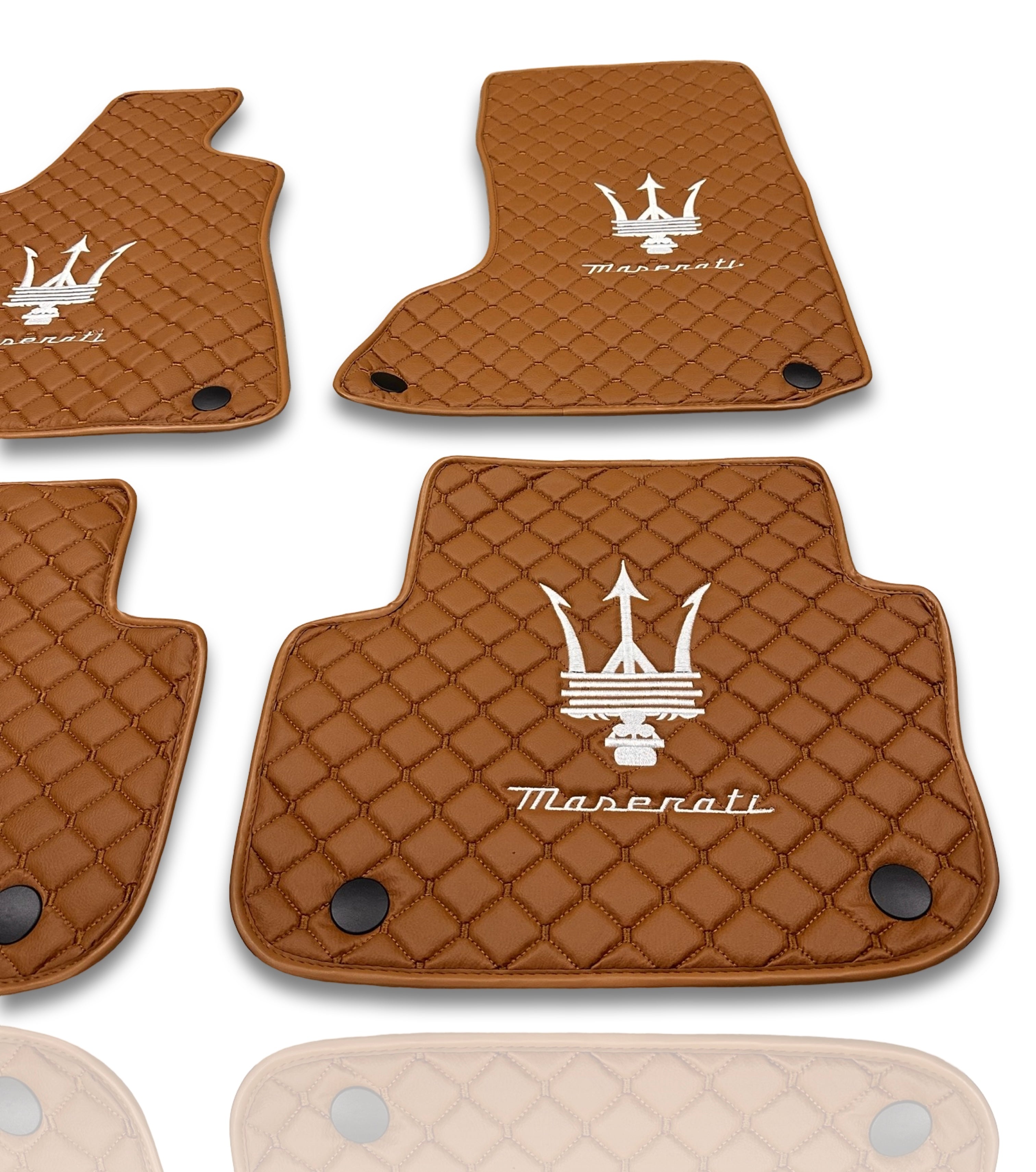 MASERATİ Tappetini per Auto di Lusso in Pelle | Adatto per Modelli Ghibli-Quattroporte-GranCabrio-GranTurismo-Levante-Grecale-MC20 | Pelle Marrone e Cuciture Marroni