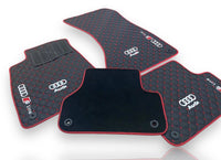 Tappetini auto in pelle di lusso compatibili con i modelli AUDI | Adatti ai modelli A1, A2, A3, A4, A5, A6, A7, A8, Q2, Q3, Q4 e-tron, Q5, Q6 e-tron, Q7, Q8, Q8 e-tron, e-tron GT, TT, R8, Allroad, S, RS | Pelle nera e cuciture rosse