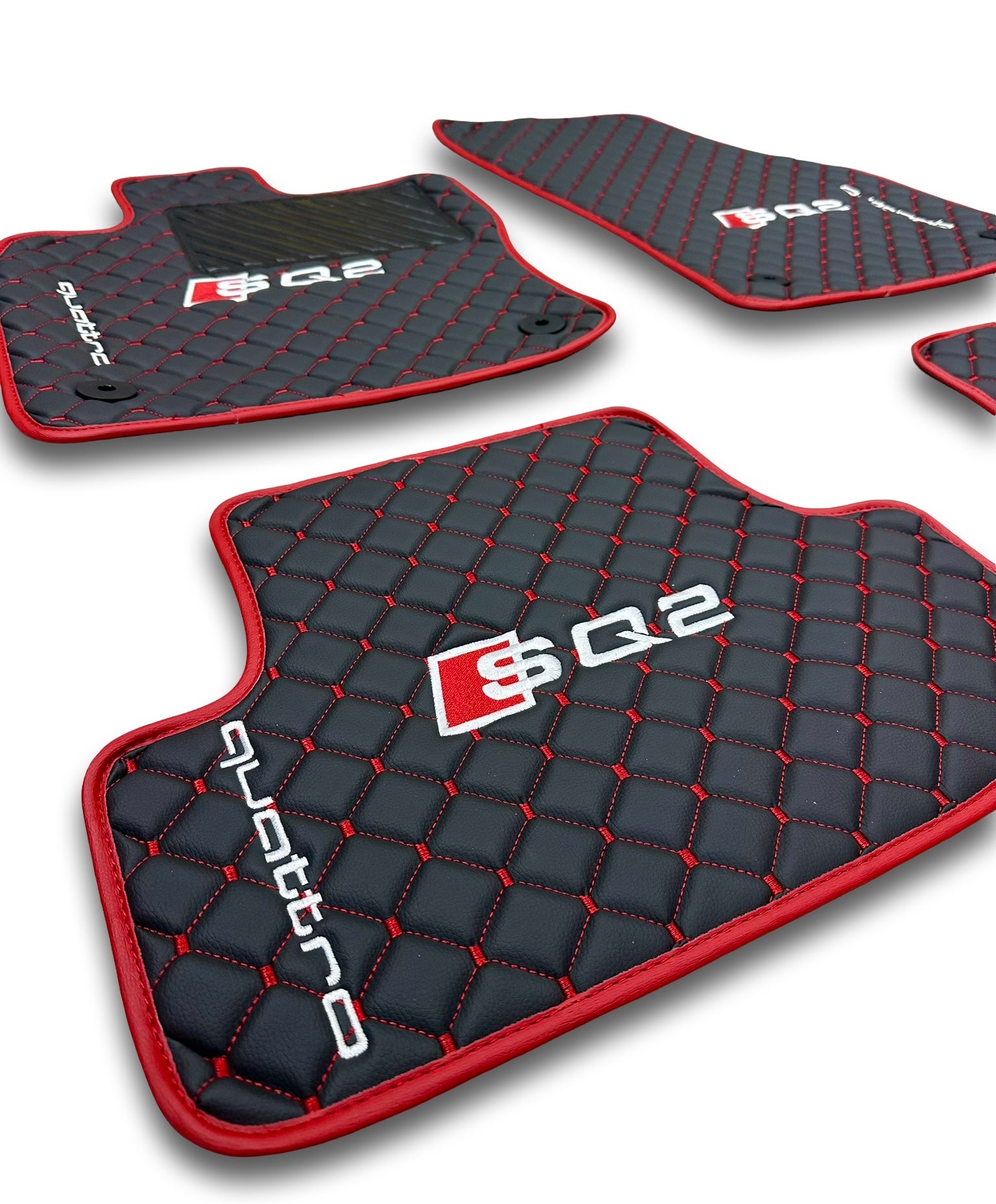 AUDİ Leather Luxury Car Floor Mats | Fits Q2 Models | Black Leather & Red Stitch
