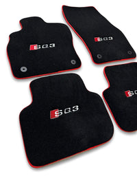 Tapis de sol de voiture en moquette de luxe compatibles avec Audi | Conviennent aux modèles Q3 / RSQ3 | Sur mesure, logo brodé et fabriqués à la commande | Bordure rouge