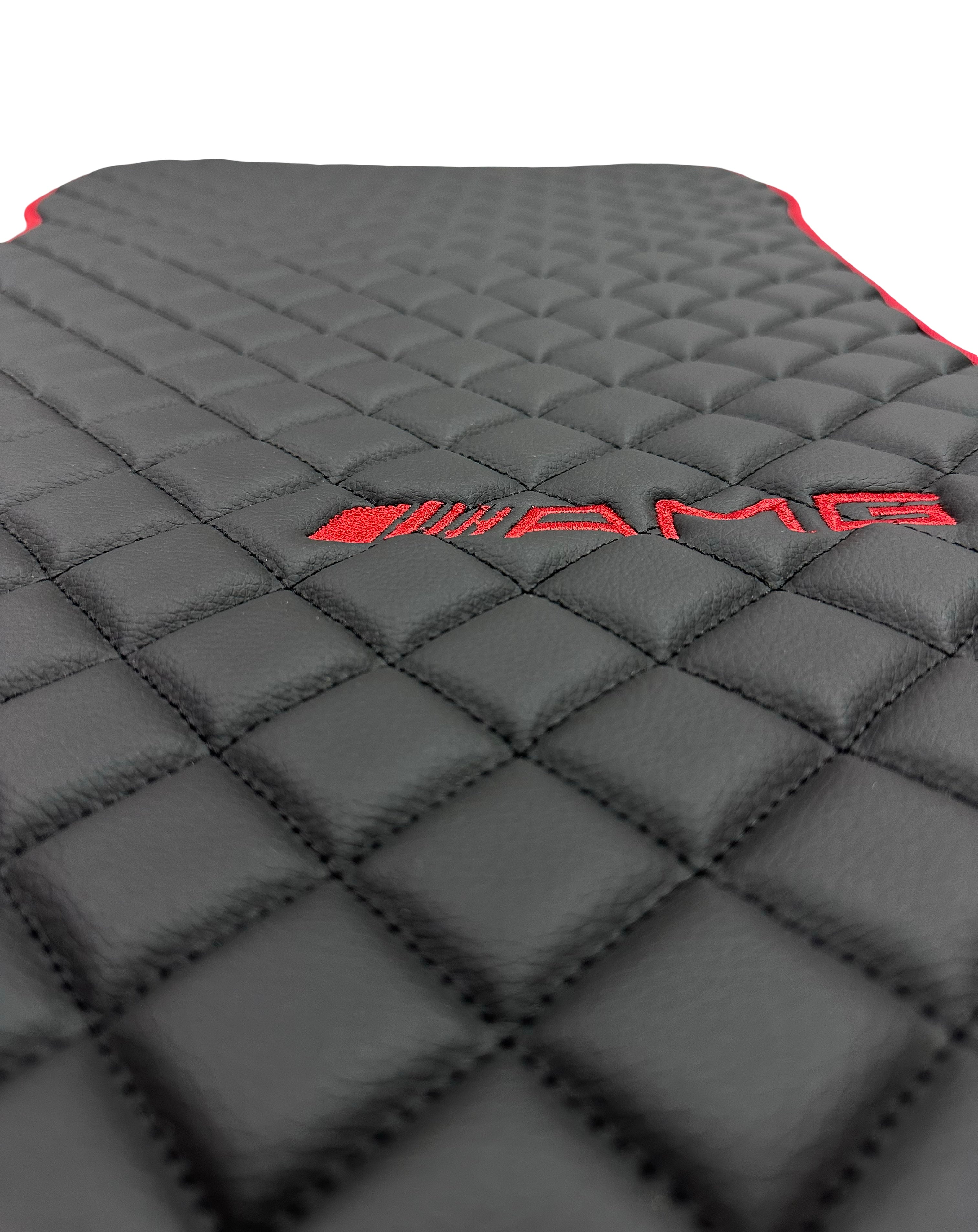 MERCEDES-BENZ Tappetini per auto di lusso in pelle | Adatti per modelli A-B-C-CL Series-E-EQ Series-S-SL Series-G-GL Series-ML-MAYBACH-R-AMG | Pelle nera & cuciture nere & bordo rosso
